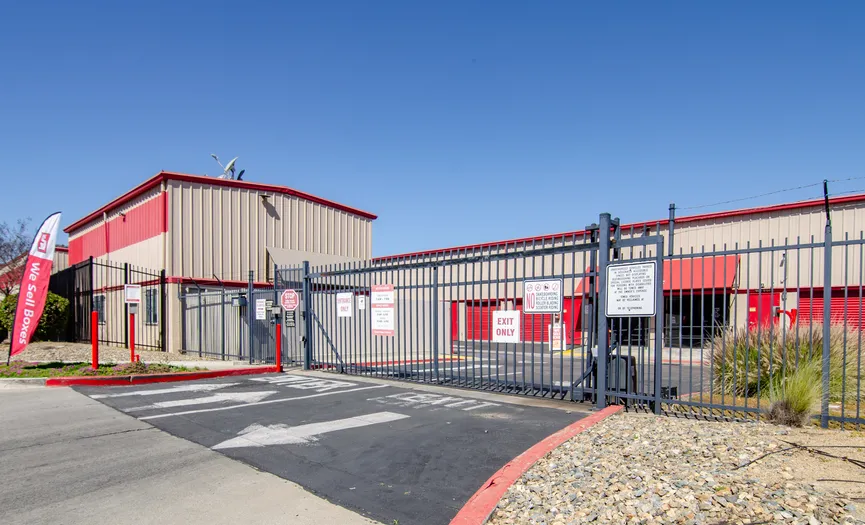 Electronic gate entry providing controlled access to a secure storage facility in Escondido