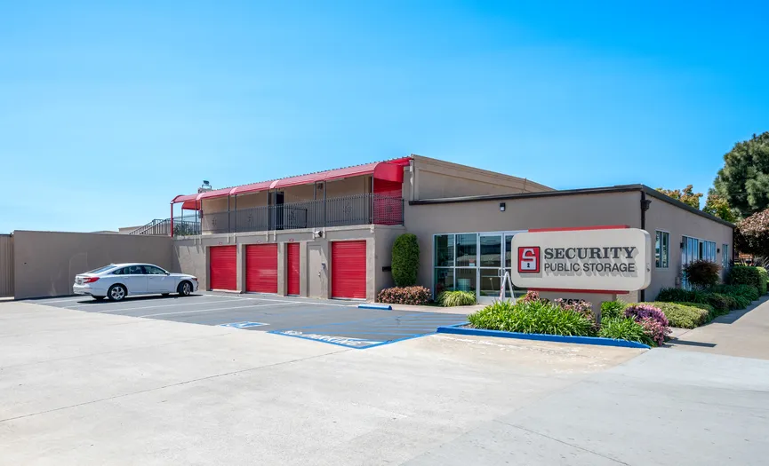 Street view of a secure self storage facility in Huntington Beach near Westminster and Beach Boulevard