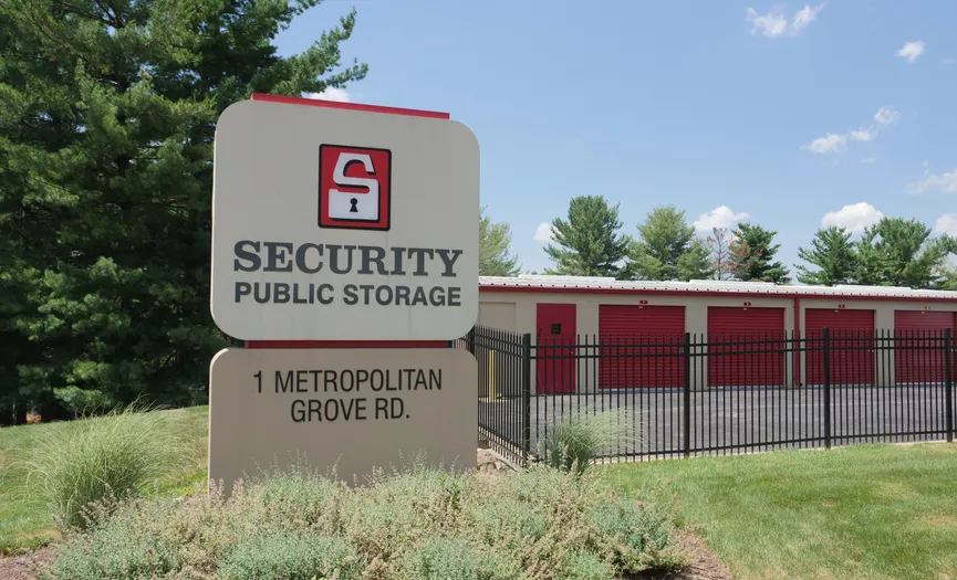 Street view of a secure self storage facility in Gaithersburg at Metropolitan Grove near I-270