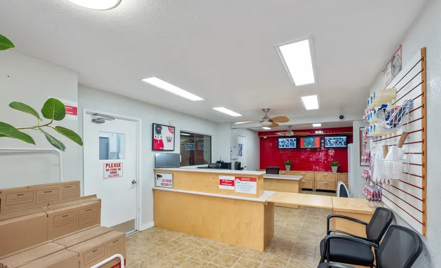 Main office with onsite managers at Security Public Storage in San Francisco