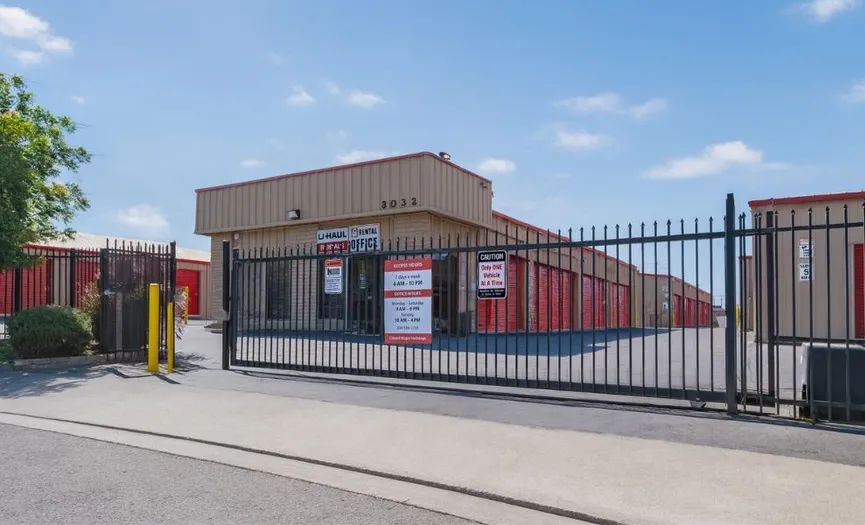 Street view of Security Public Storage in the Ceres Industrial Area near Highway 99