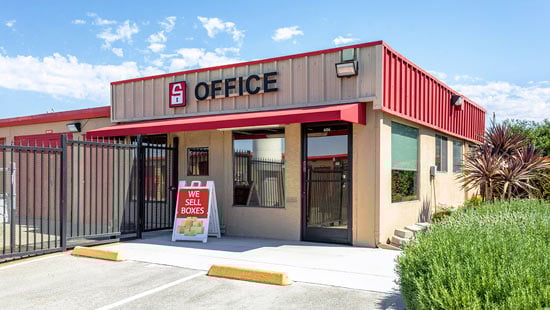 fairfield-self-storage-facility