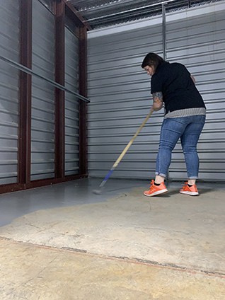 storage managers paints storage floors