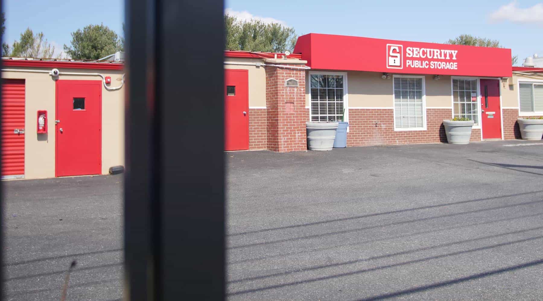 Self Storage Units Gaithersburg, MD Security Public Storage