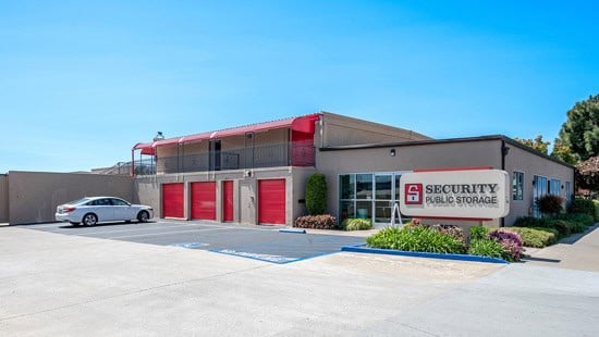 huntington-beach-self-storage-facility
